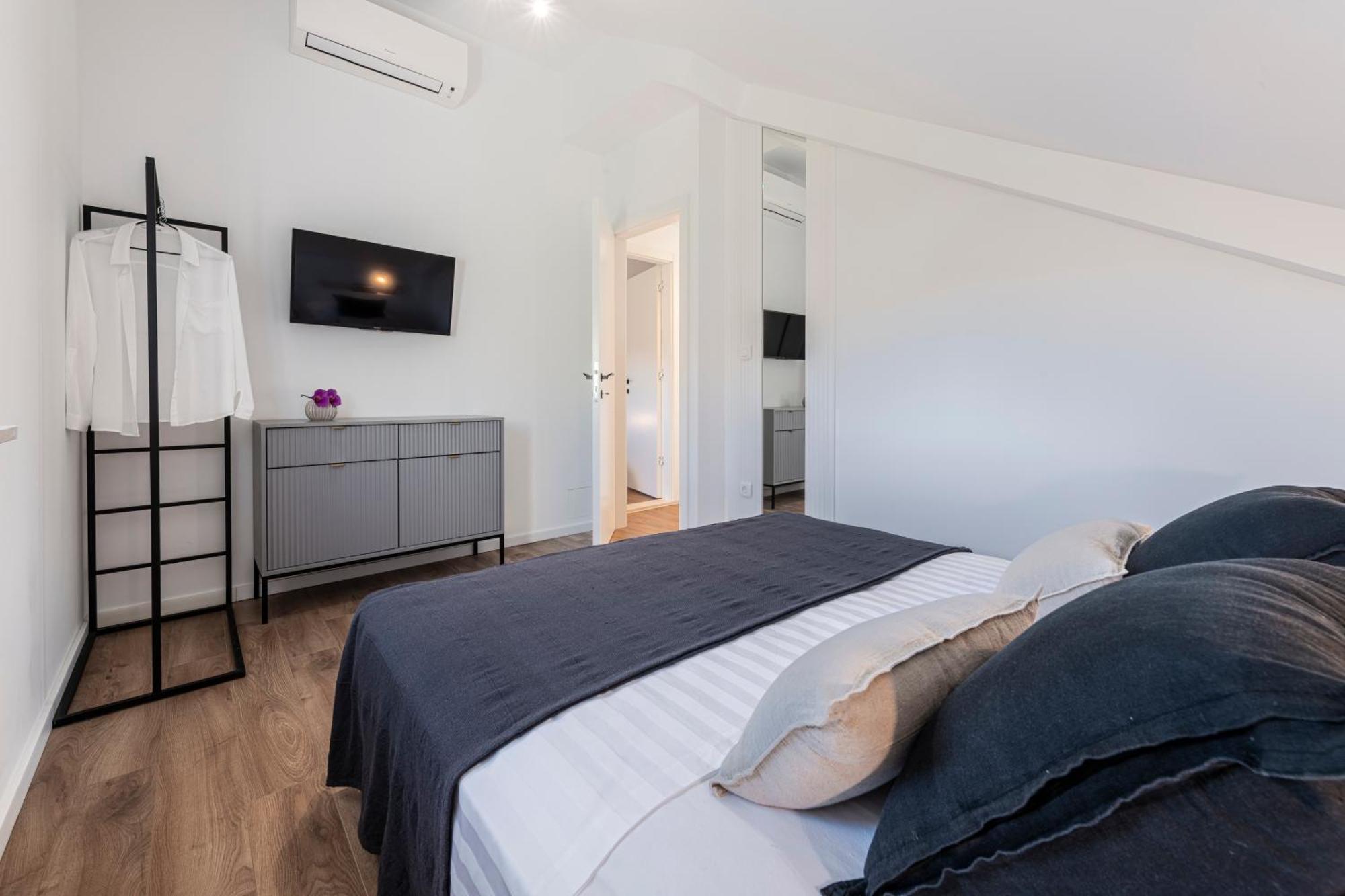 Val Apartament